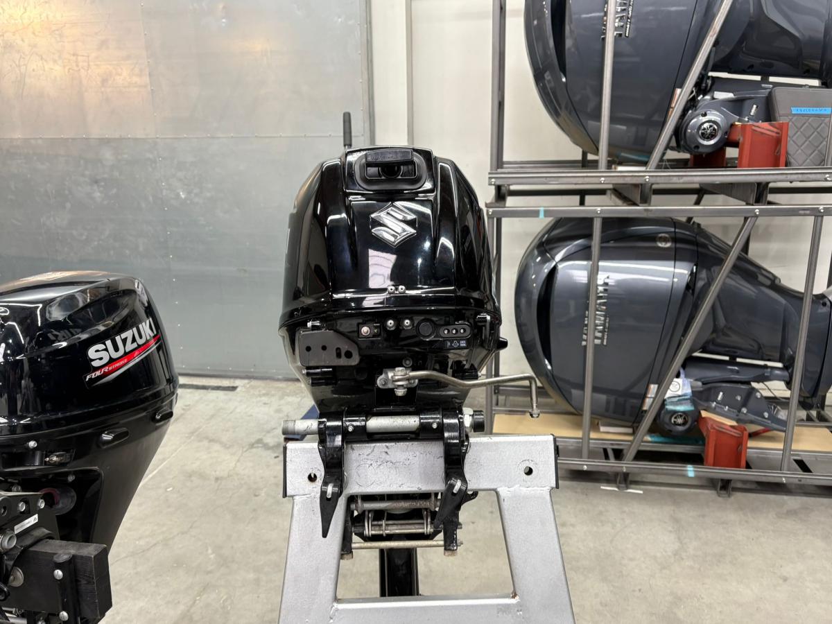 Suzuki Marine DF30ARL EFI — photo 2