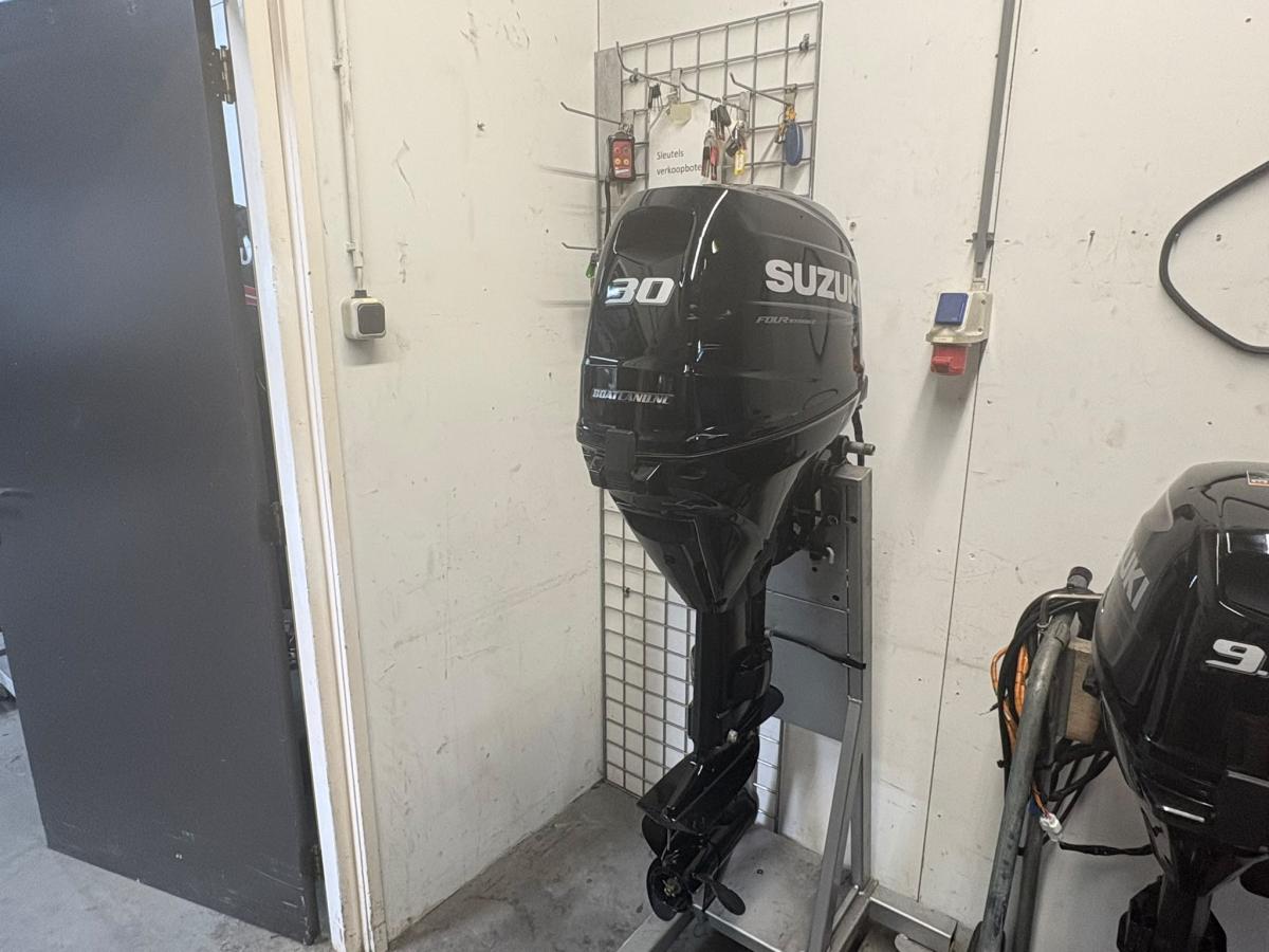 Suzuki Marine DF30ARL EFI — photo 3